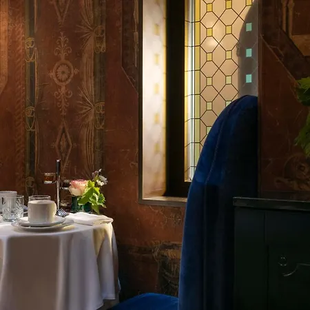 Szálloda & Vinci Due