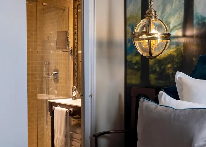 מלון & Vinci Due 4*