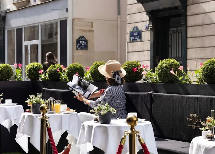 מלון & Vinci Due 4*