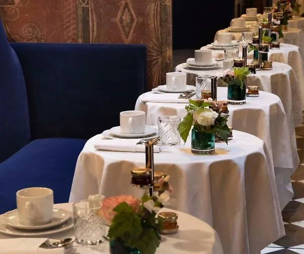 מלון & Vinci Due 4*