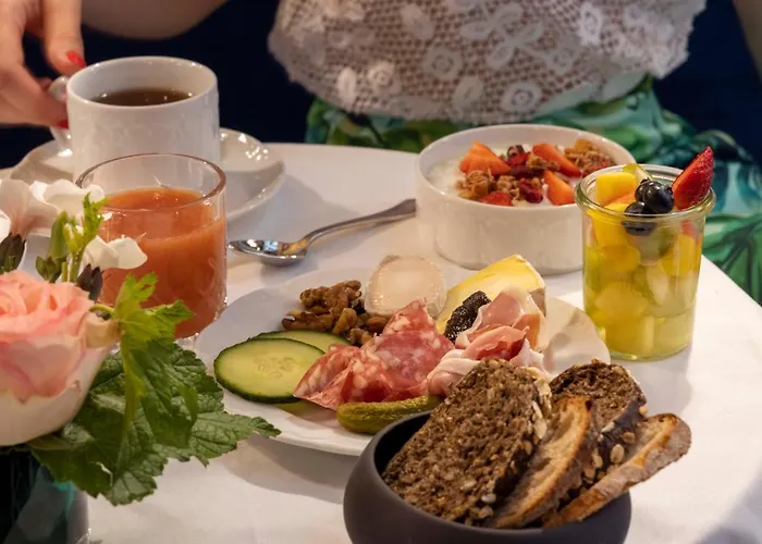 מלון & Vinci Due 4*